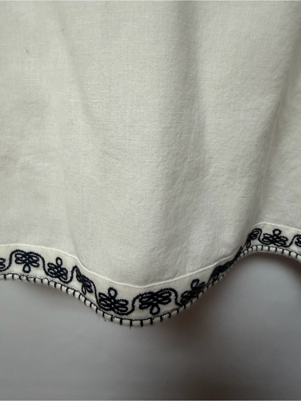 Zara White Tunic Top with Black Embroidery - Picture 4 of 9